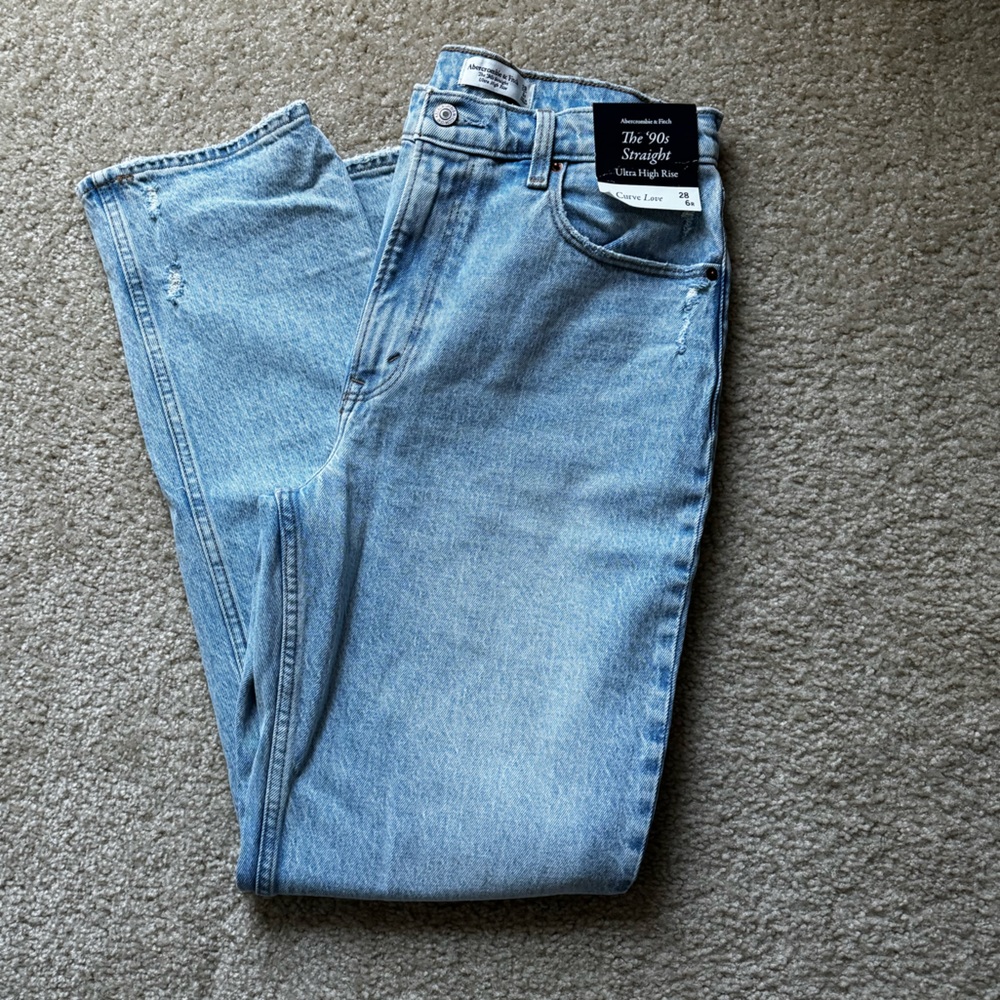 NWT Abercrombie & Fitch Curve Love Ultra High Rise 90s Straight Jean